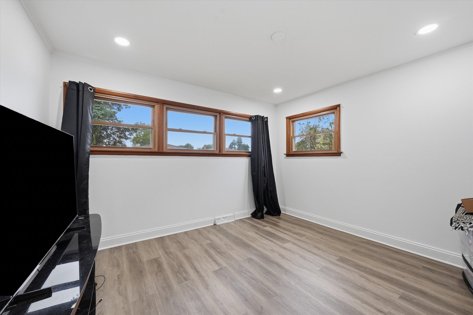 8937 Mcvicker Avenue Property Photo 24