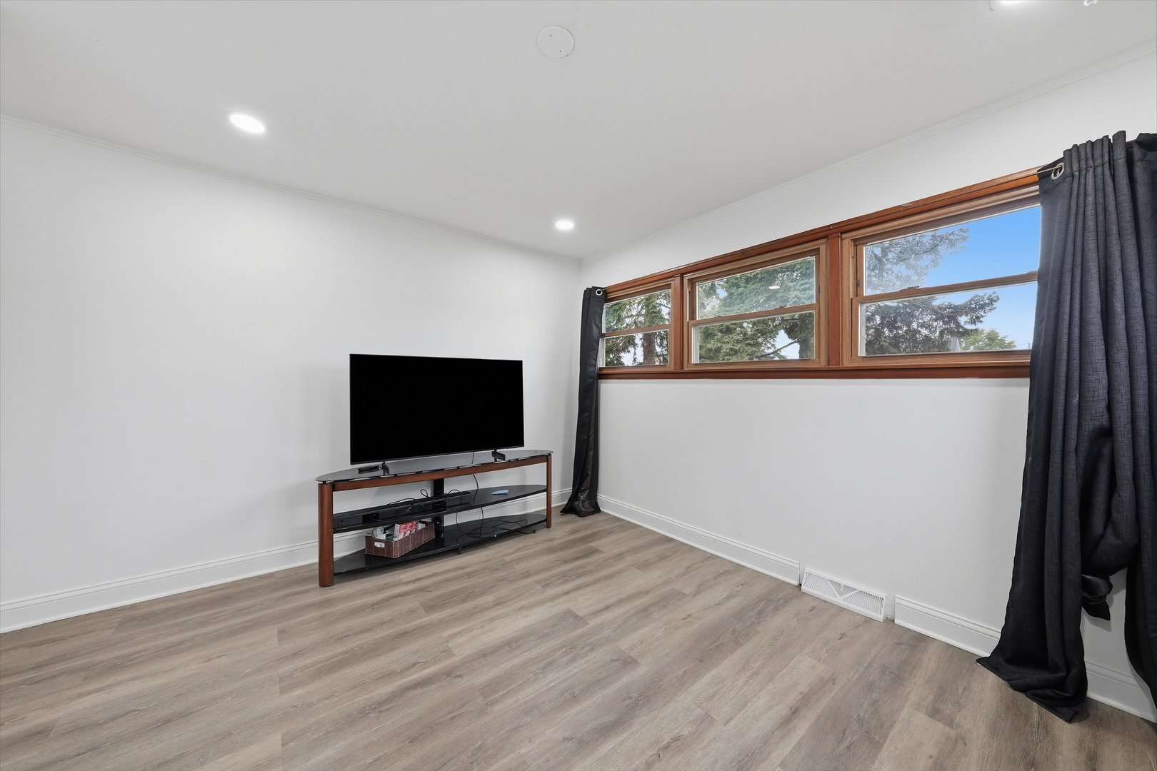 8937 Mcvicker Avenue Property Photo 25