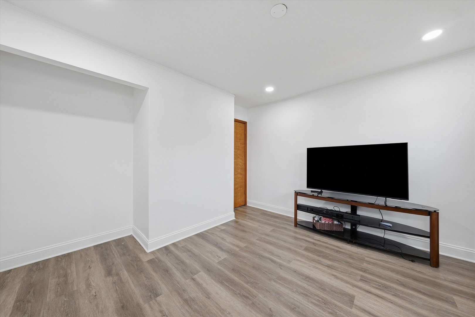 8937 Mcvicker Avenue Property Photo 26