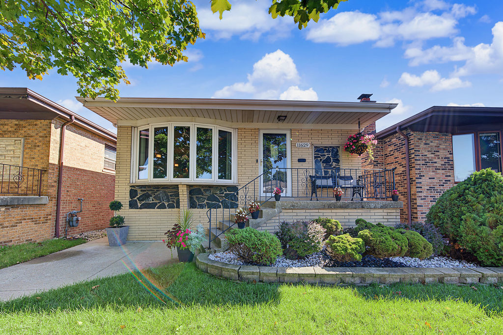 11629 S Avenue J Property Photo 1