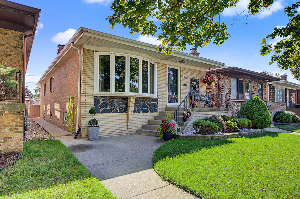 11629 S Avenue J Property Photo 2