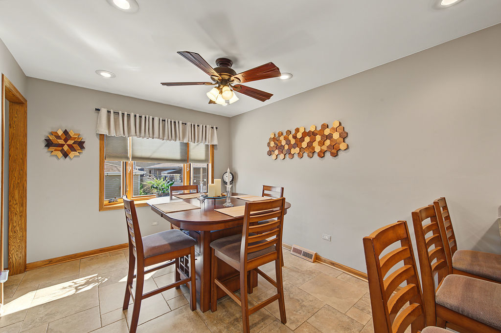 11629 S Avenue J Property Photo 18