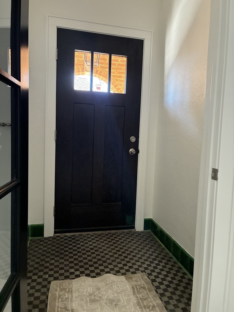 10611 S Claremont Avenue Property Photo 3