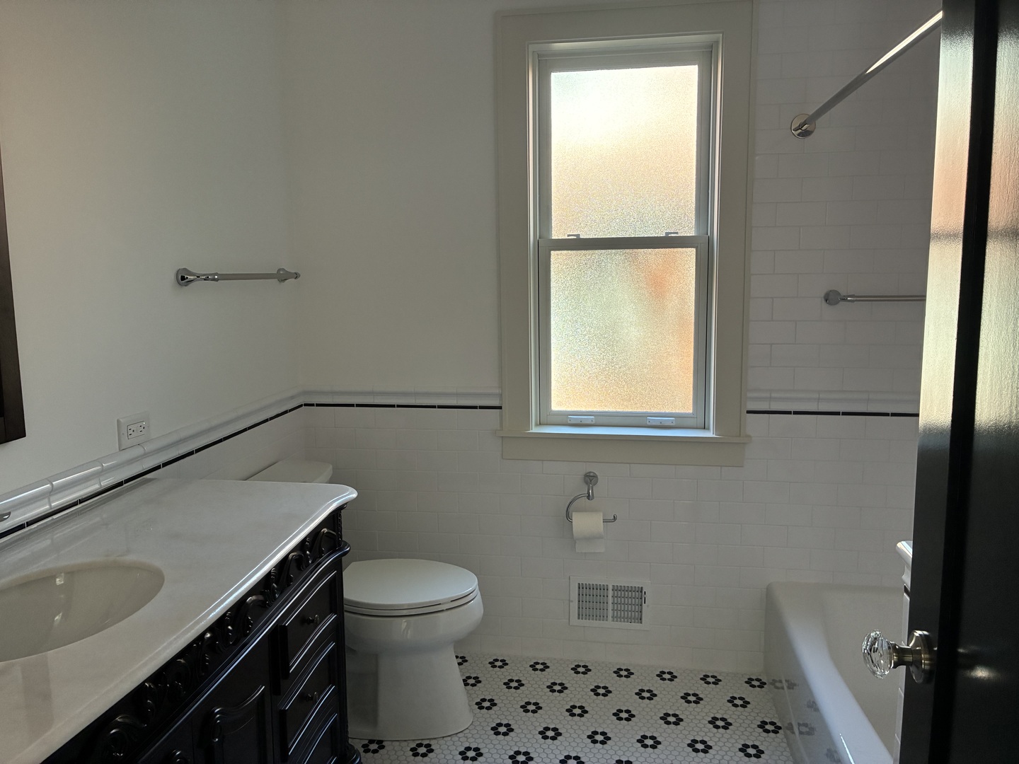 10611 S Claremont Avenue Property Photo 7