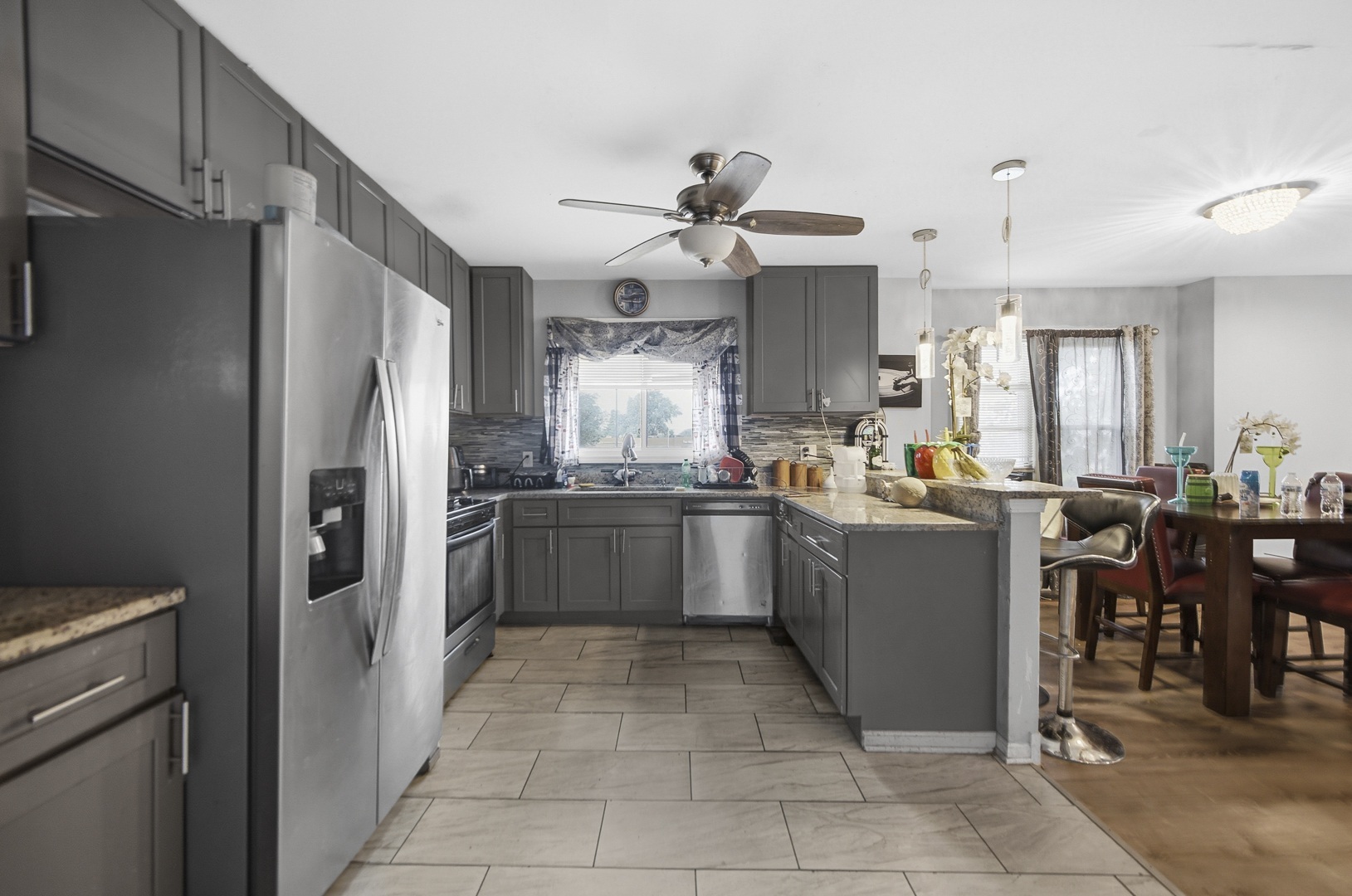 16230 Lowell Avenue Property Photo 7
