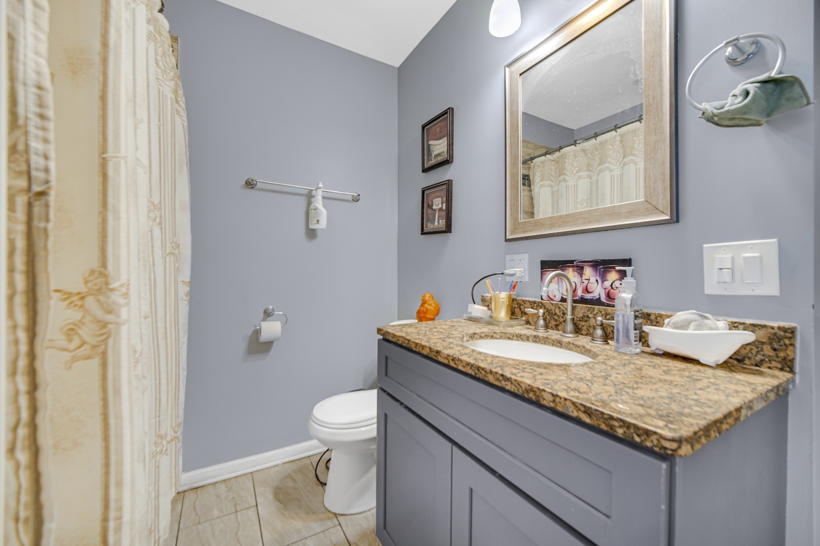 16230 Lowell Avenue Property Photo 9