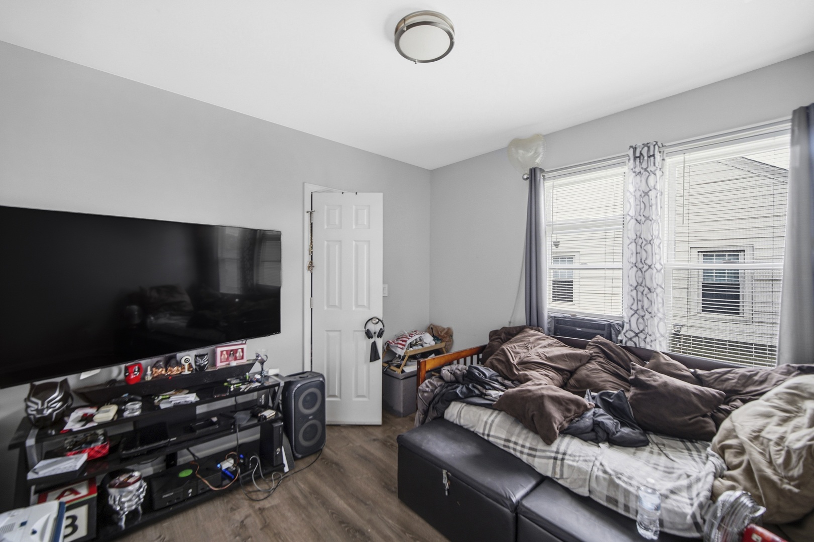 16230 Lowell Avenue Property Photo 12