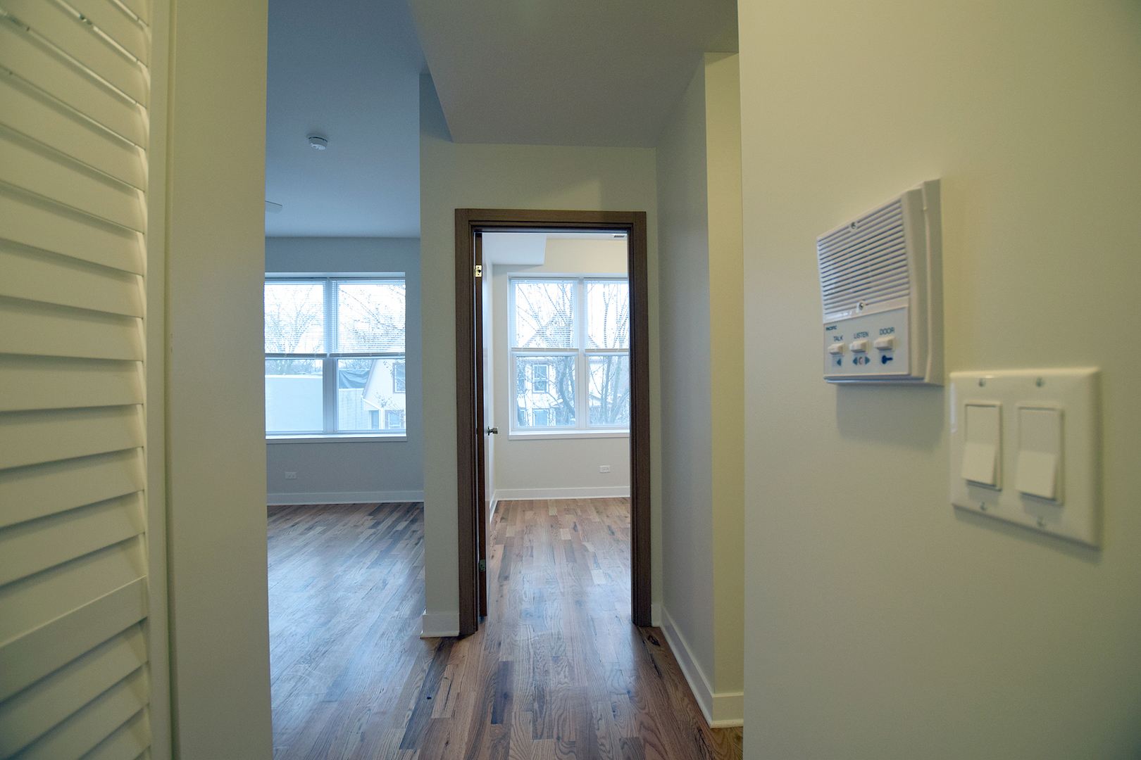 3804 W Montrose Avenue 201 Property Photo 3