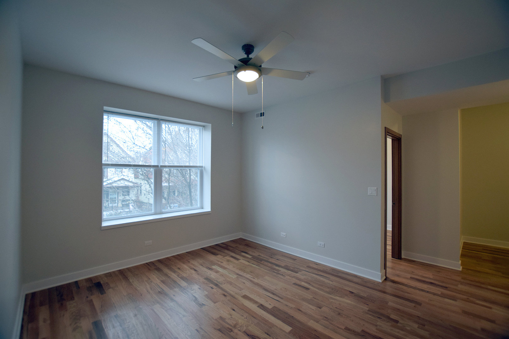 3804 W Montrose Avenue 201 Property Photo 4
