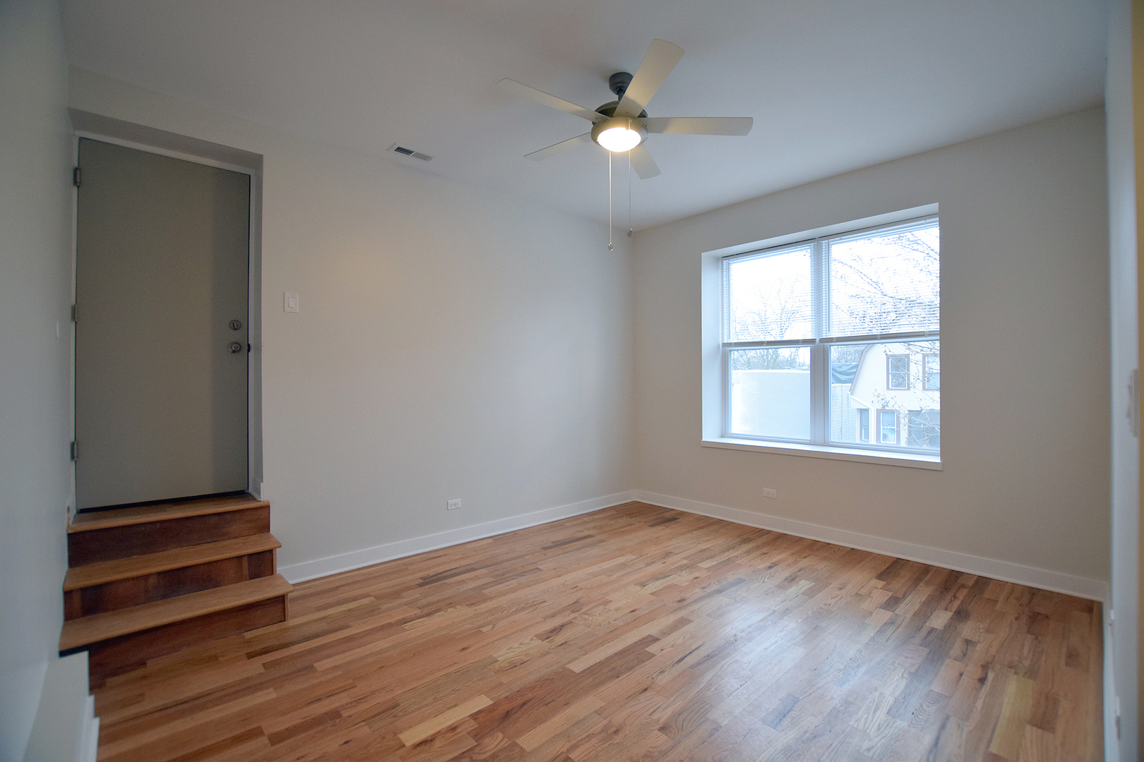 3804 W Montrose Avenue 201 Property Photo 5