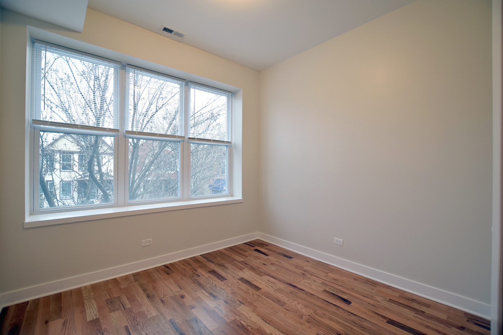 3804 W Montrose Avenue 201 Property Photo 6