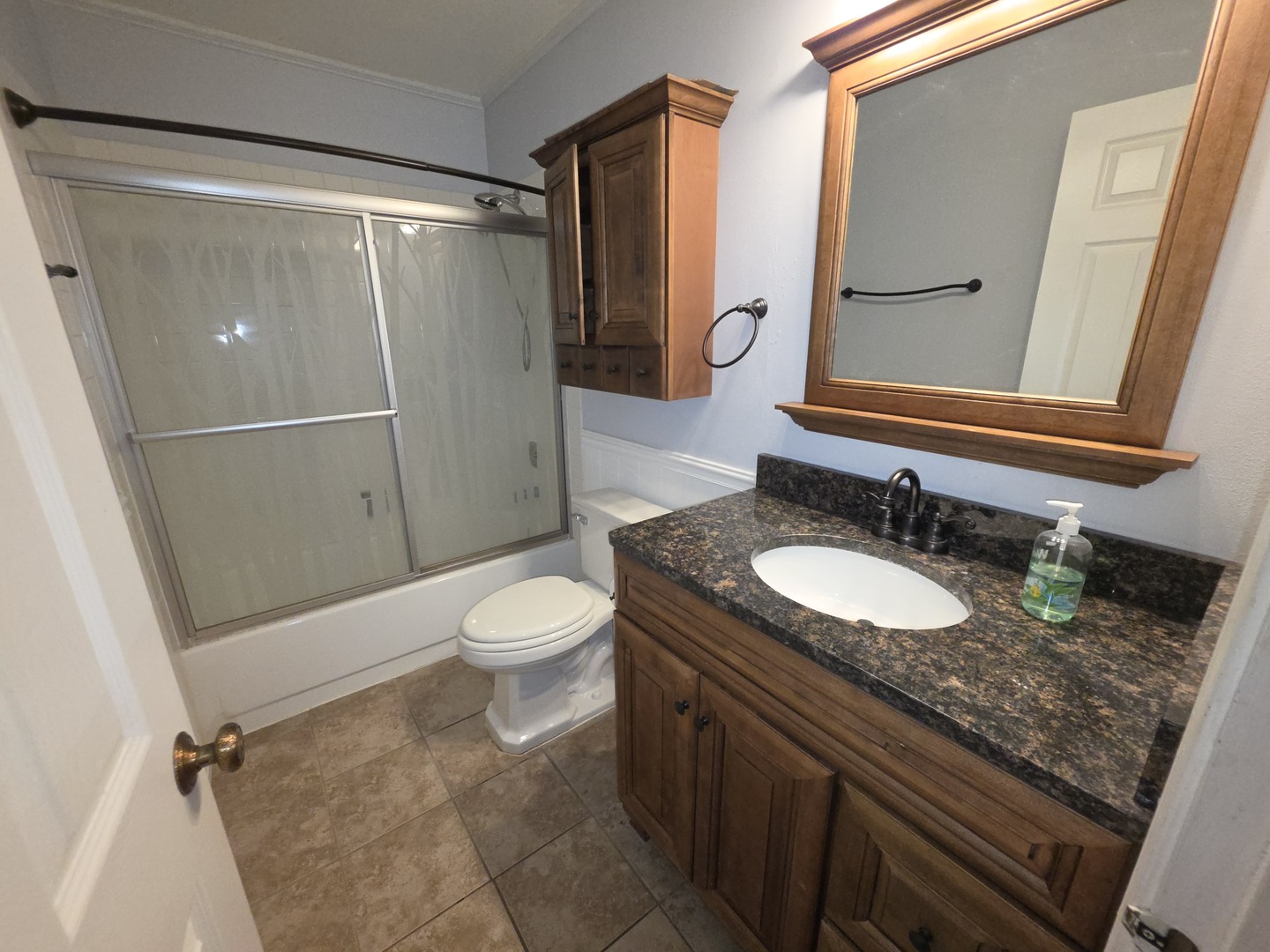 928 Surrey Drive 2b Property Photo 7