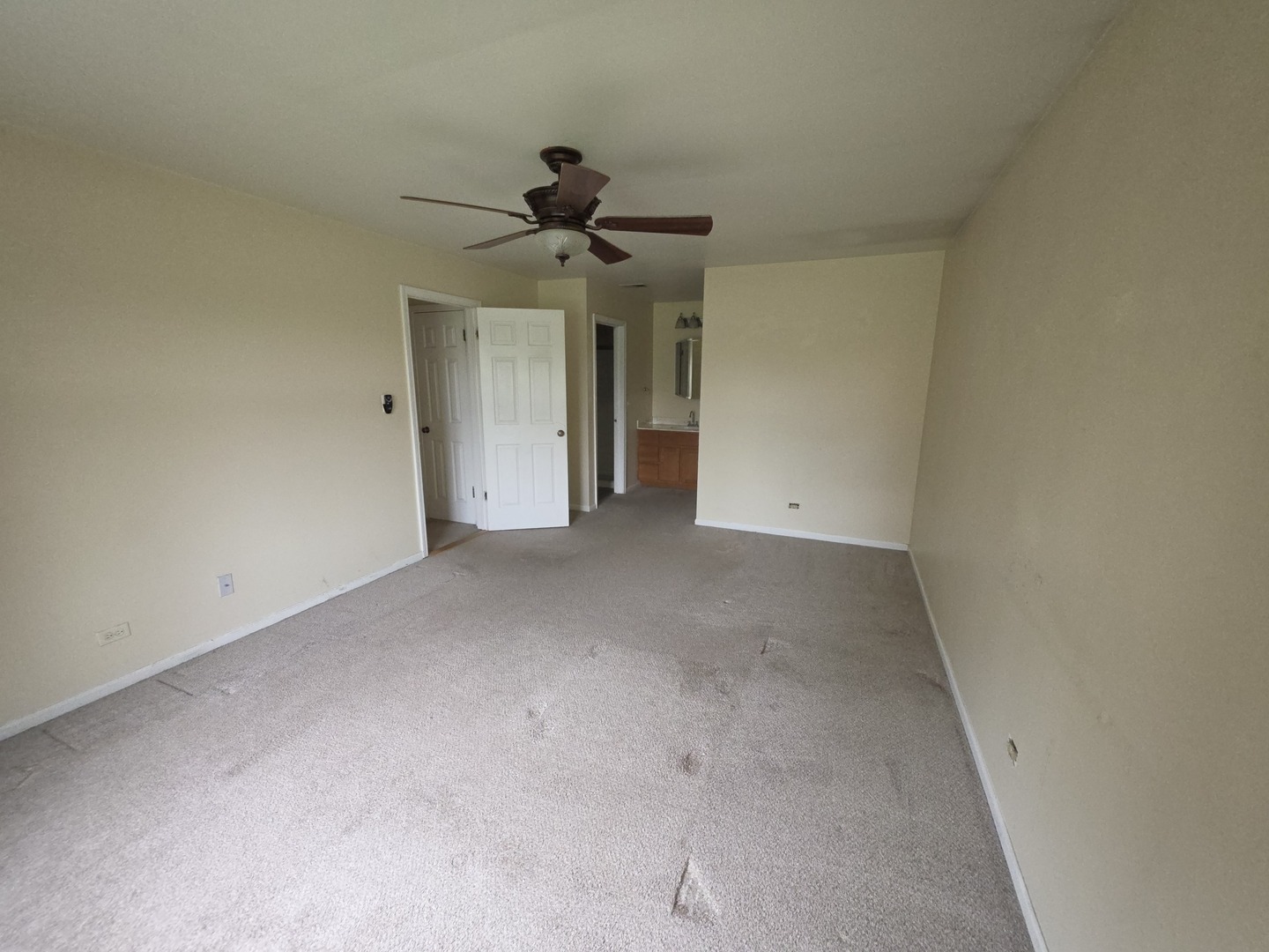 928 Surrey Drive 2b Property Photo 10