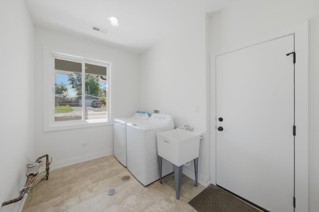 10718 S Worth Avenue Property Photo 17