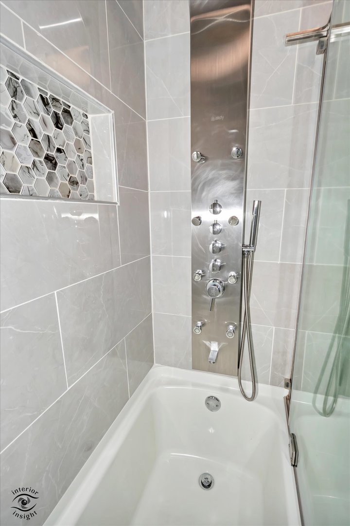1400 N Elmhurst Road 119 Property Photo 20