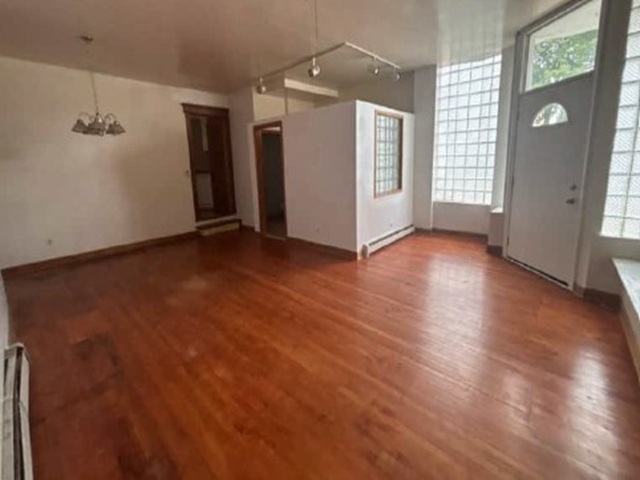 2500 Clarence Avenue Property Photo 4
