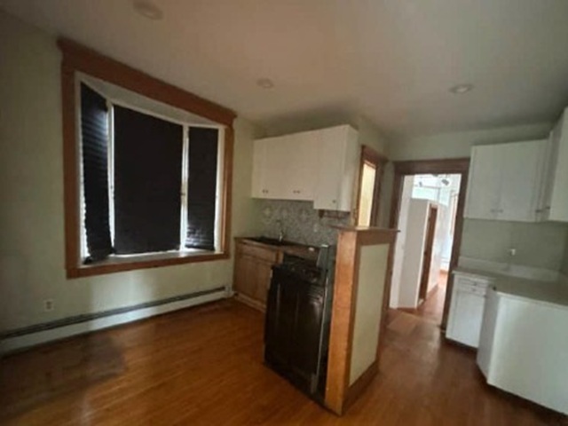 2500 Clarence Avenue Property Photo 7