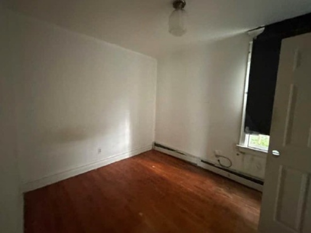 2500 Clarence Avenue Property Photo 9