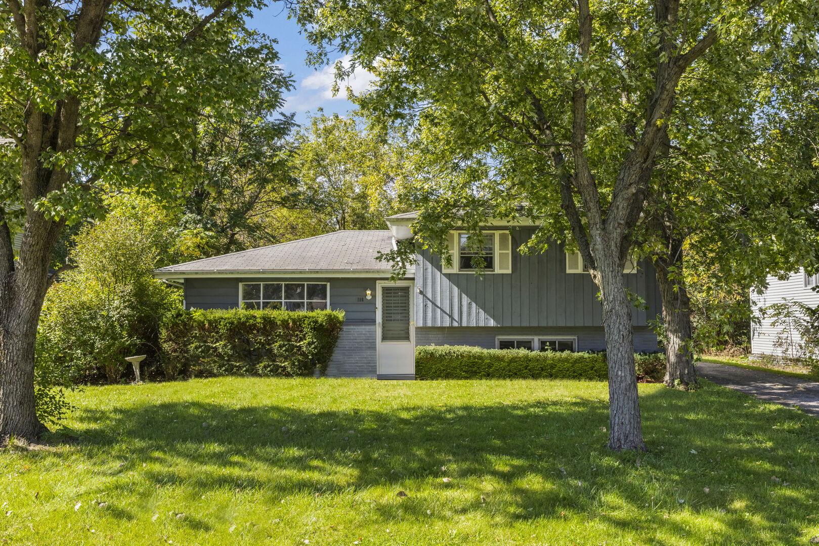6118 Stonewall Avenue Property Photo 1