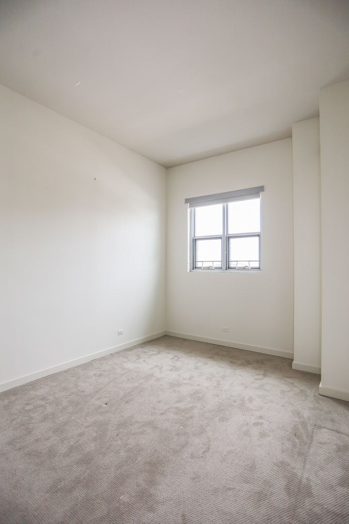 910 W Huron Street 708 Property Photo 9