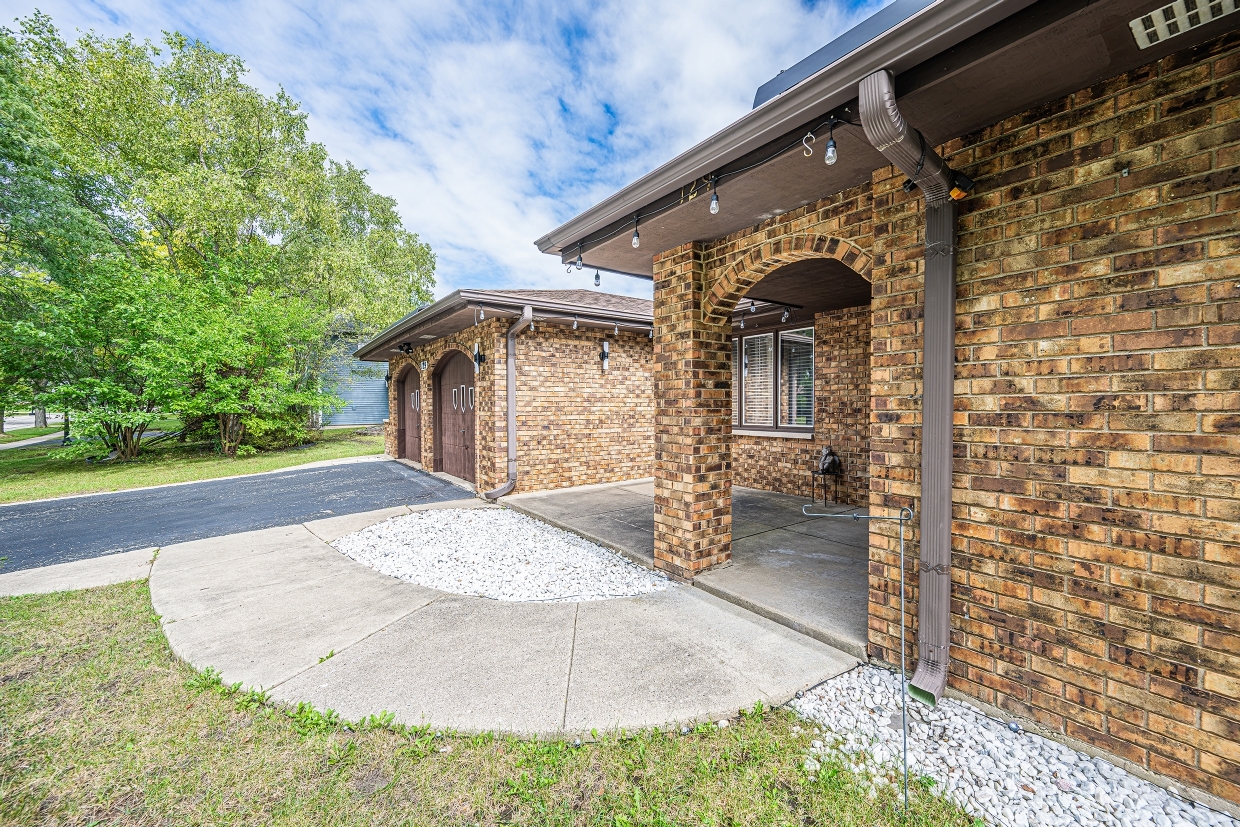 129 Millis Lane Property Photo 3