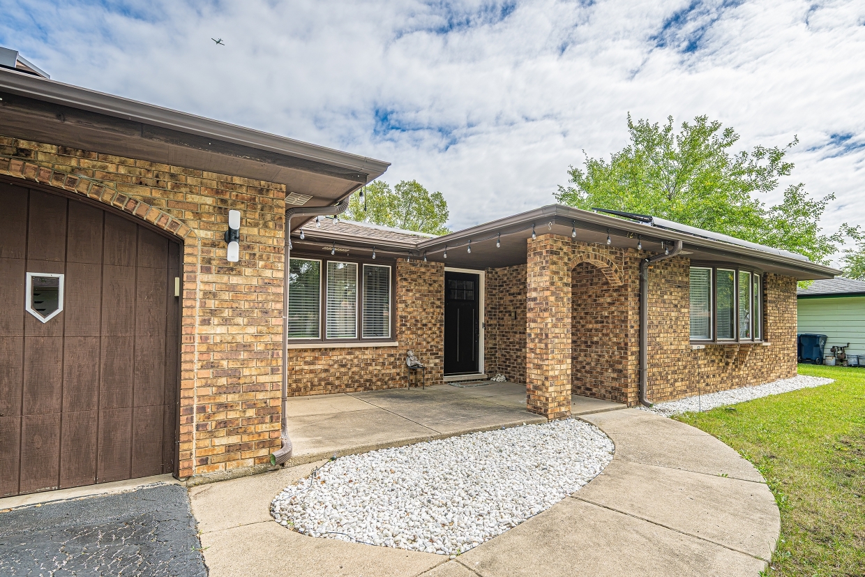 129 Millis Lane Property Photo 4