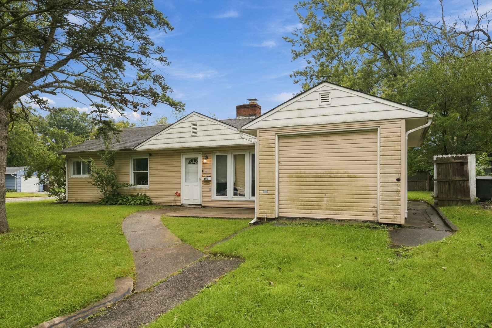 395 Oswego Street Property Photo 2