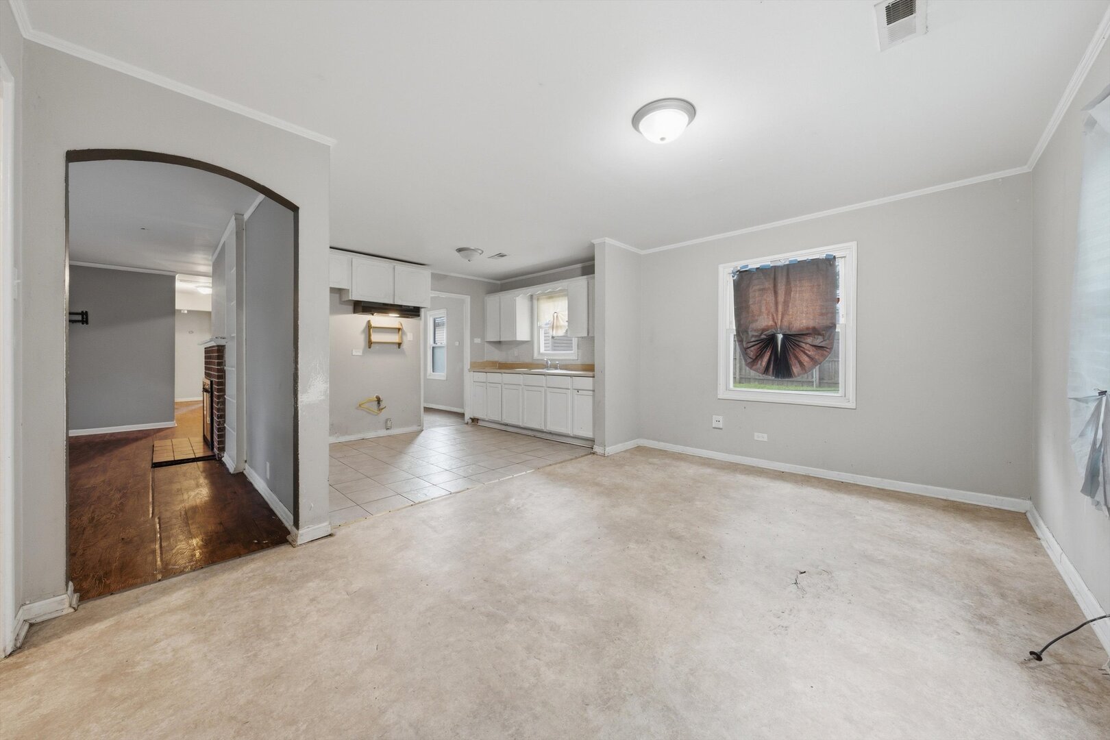 395 Oswego Street Property Photo 8