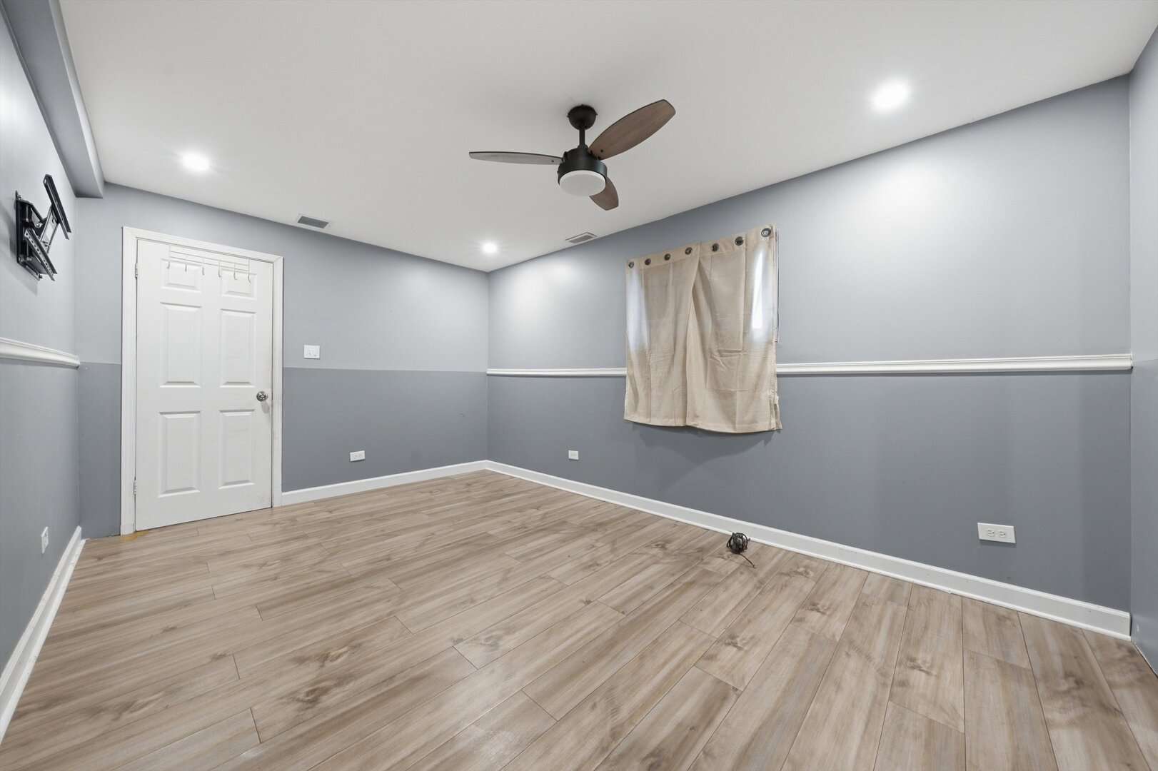 395 Oswego Street Property Photo 11