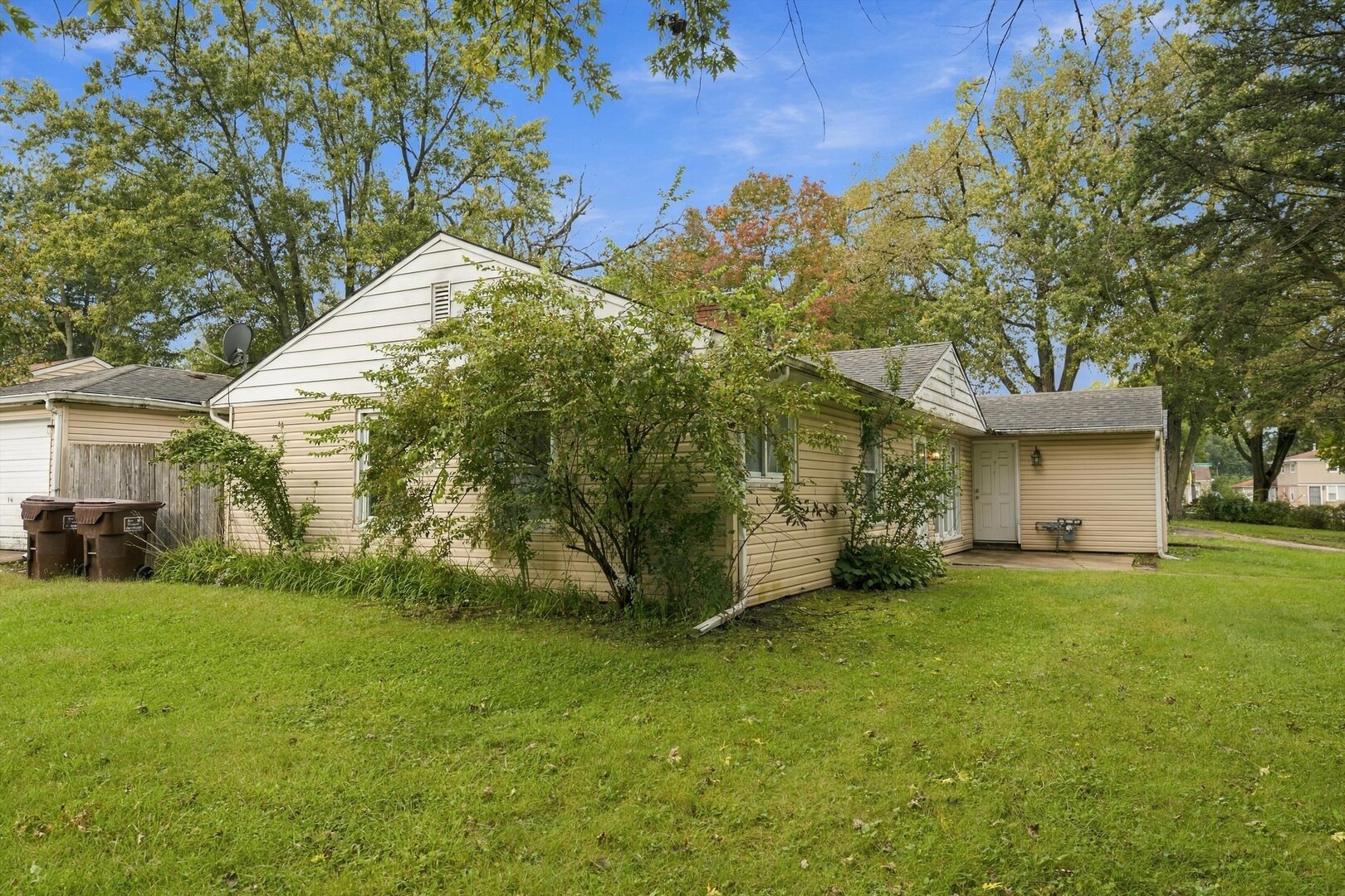 395 Oswego Street Property Photo 17