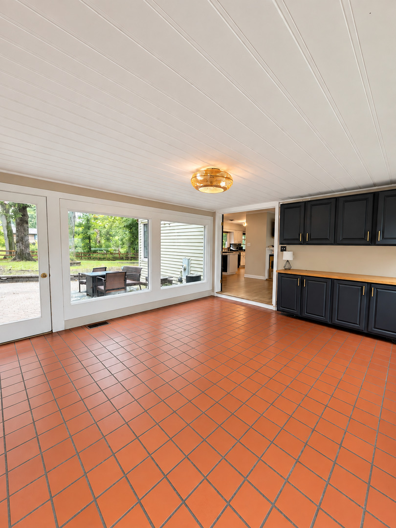 7302 Hillside Road Property Photo 9