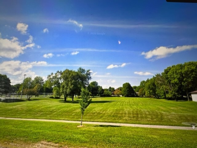 900 N Wolf Road Property Photo 1