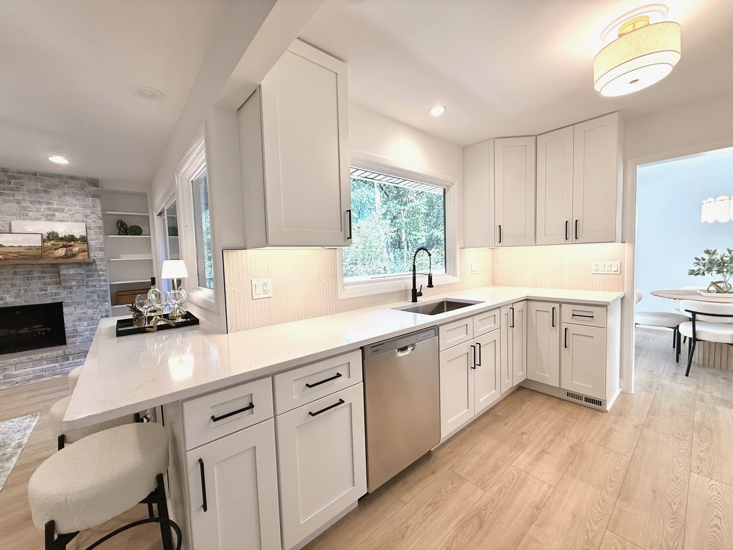 6814 Rhode Island Trail Property Photo 4