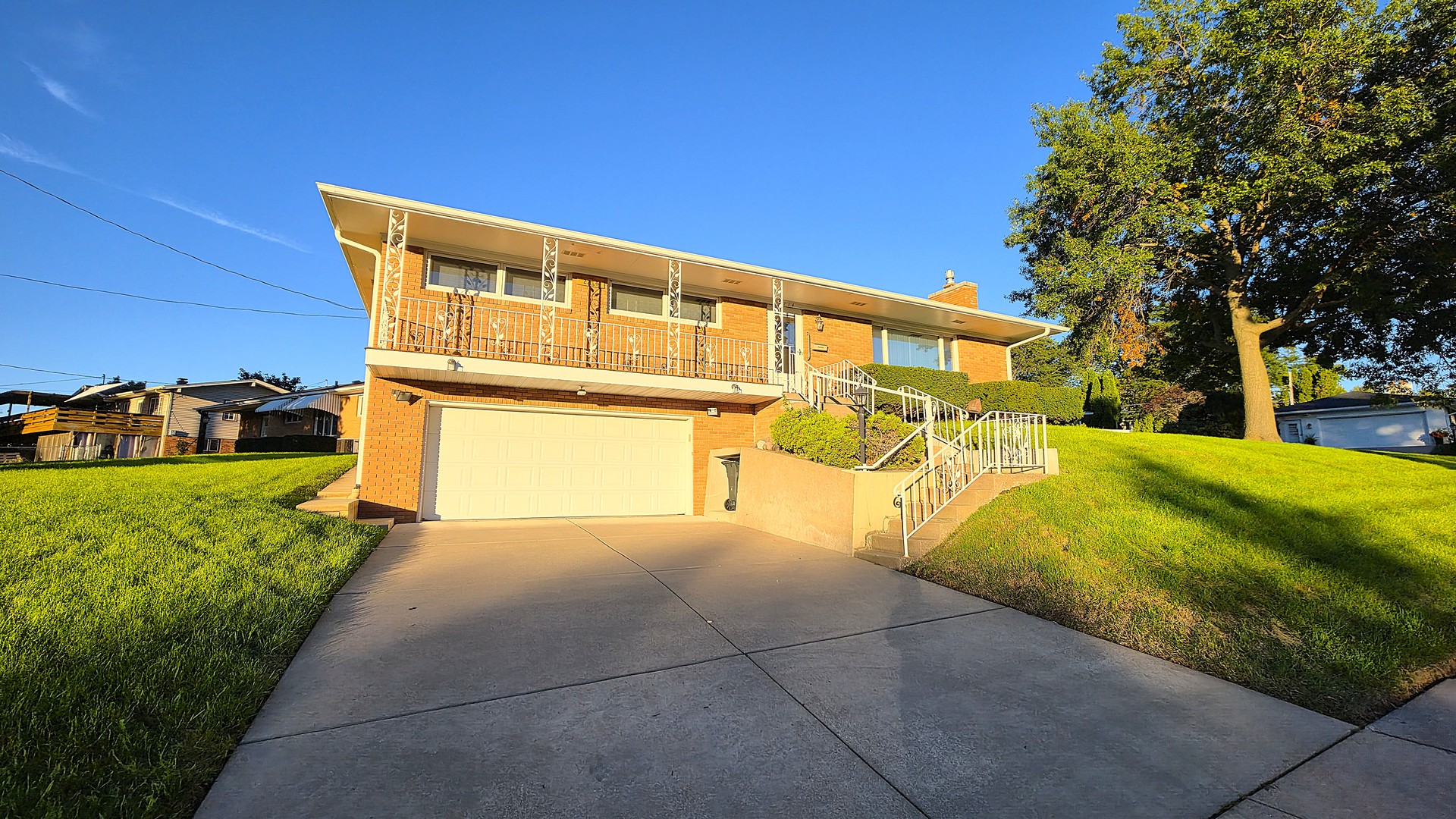 2214 W Hayes Street Property Photo 2