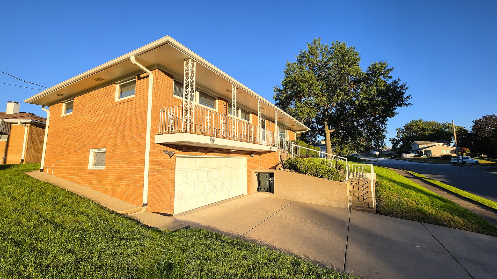 2214 W Hayes Street Property Photo 3