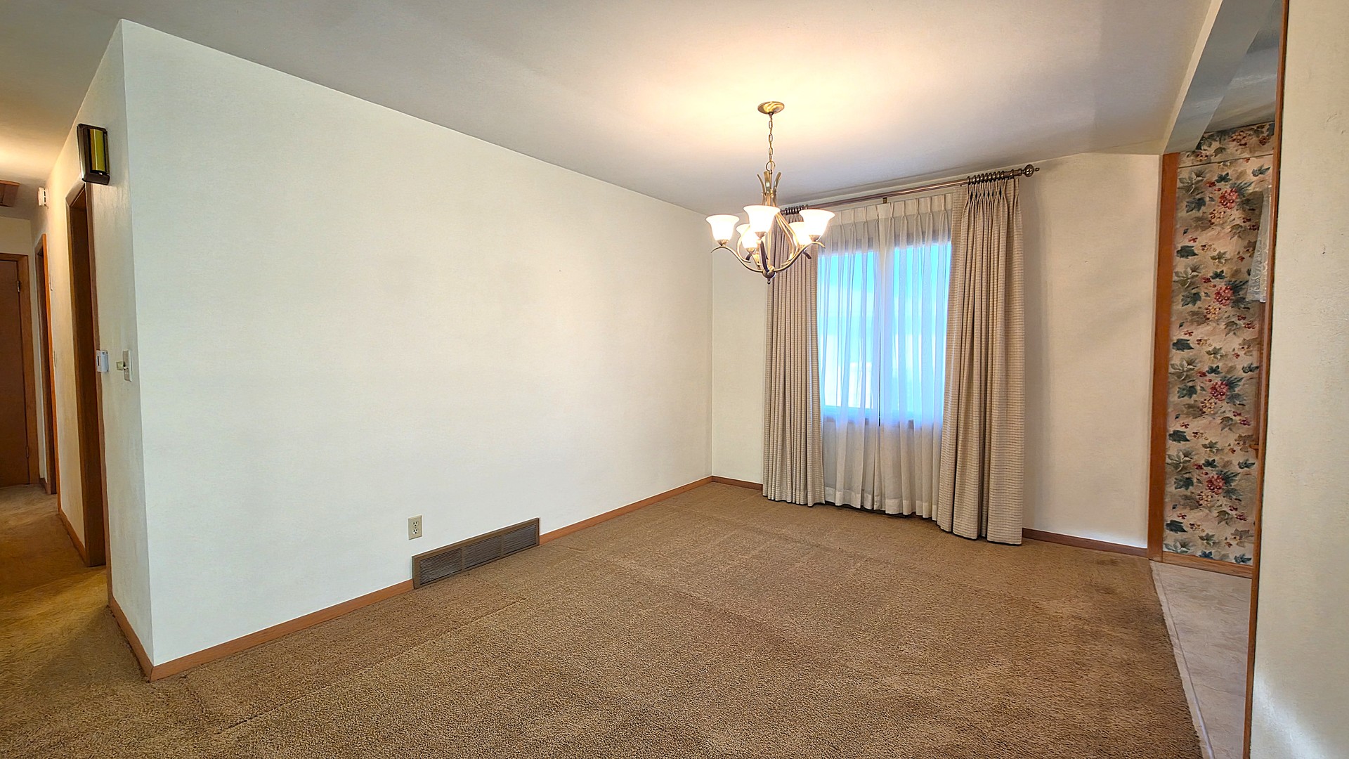 2214 W Hayes Street Property Photo 6