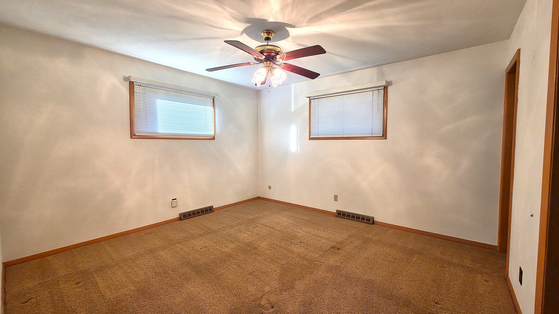 2214 W Hayes Street Property Photo 13