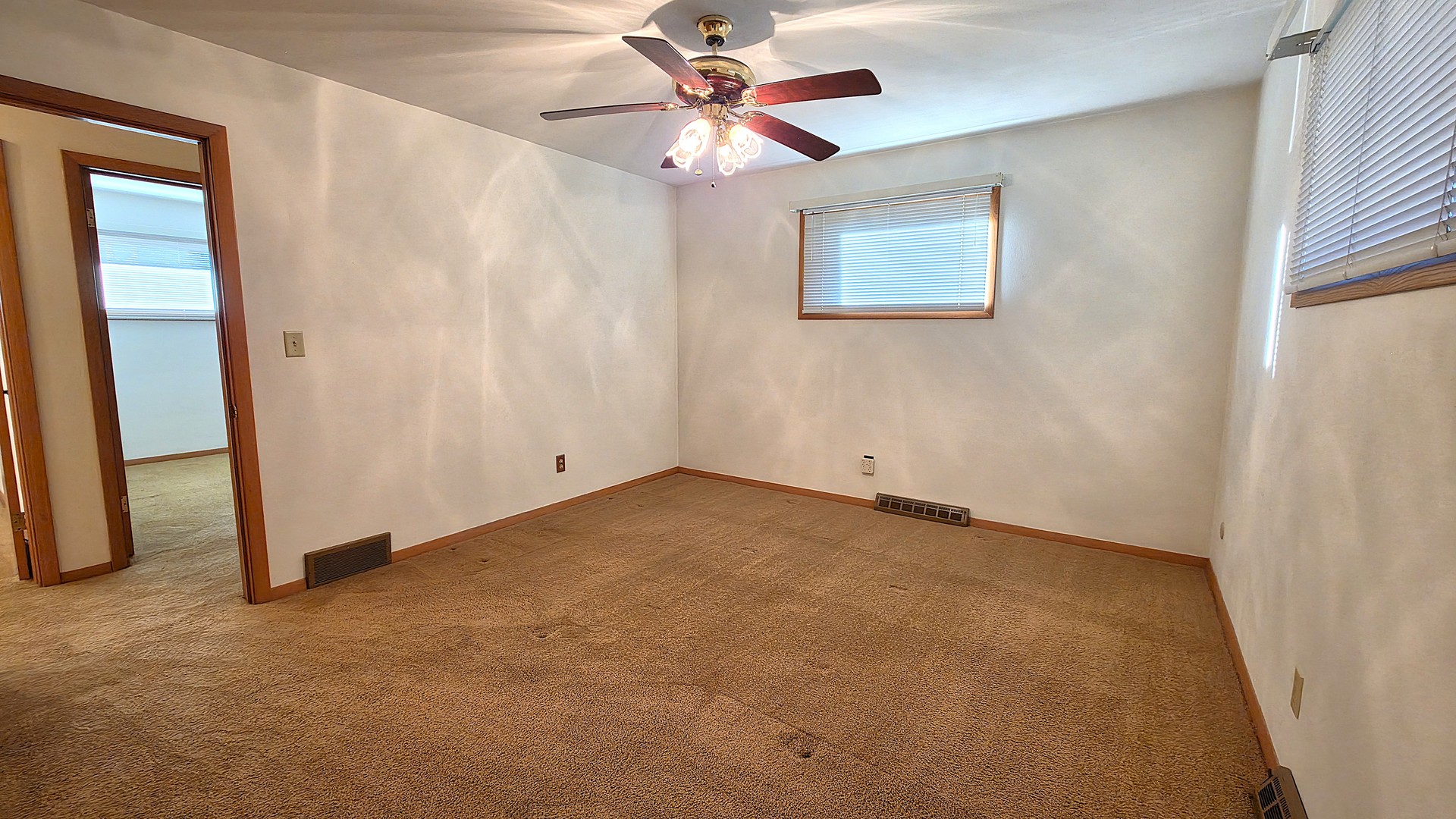 2214 W Hayes Street Property Photo 14