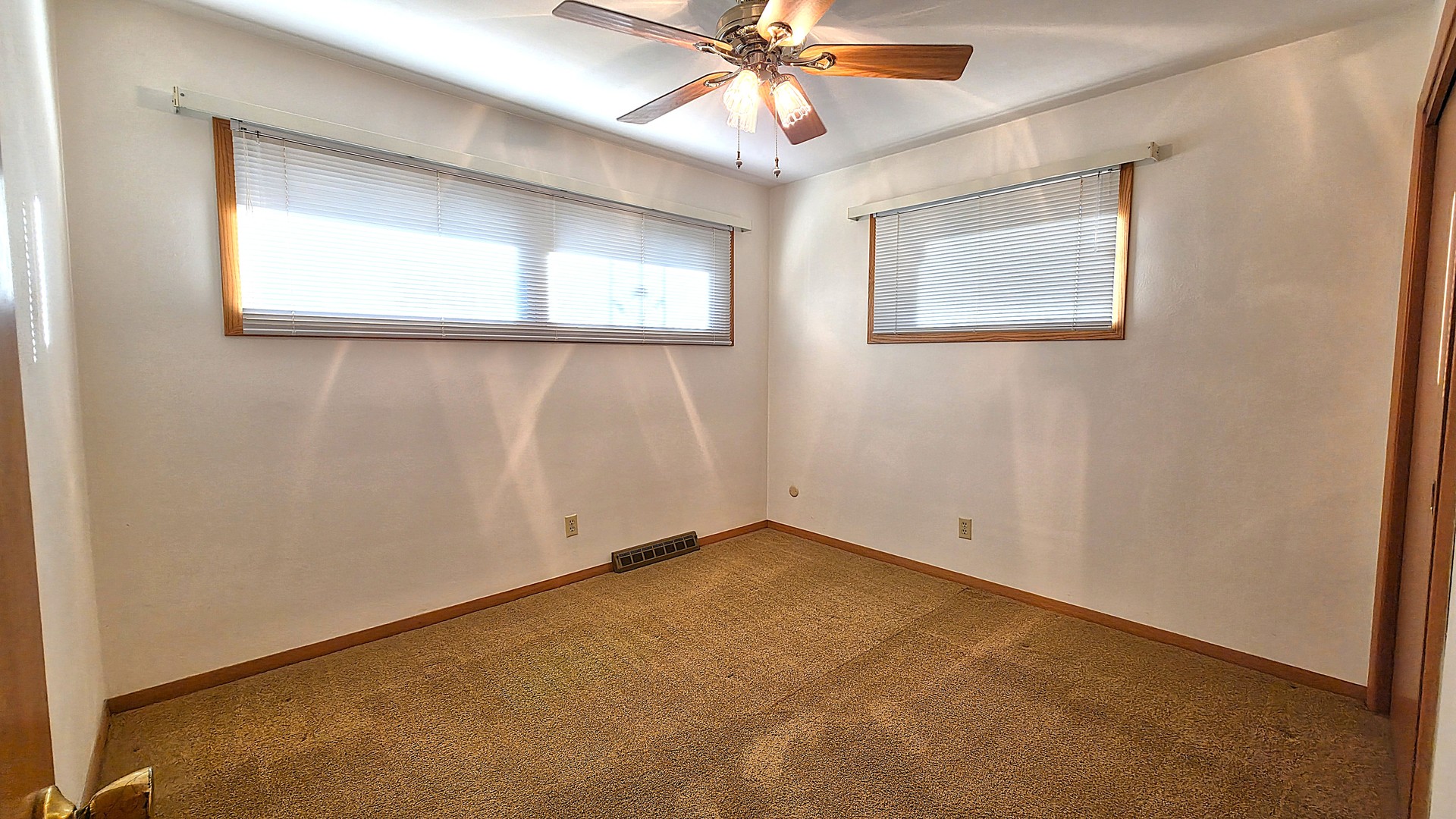 2214 W Hayes Street Property Photo 16