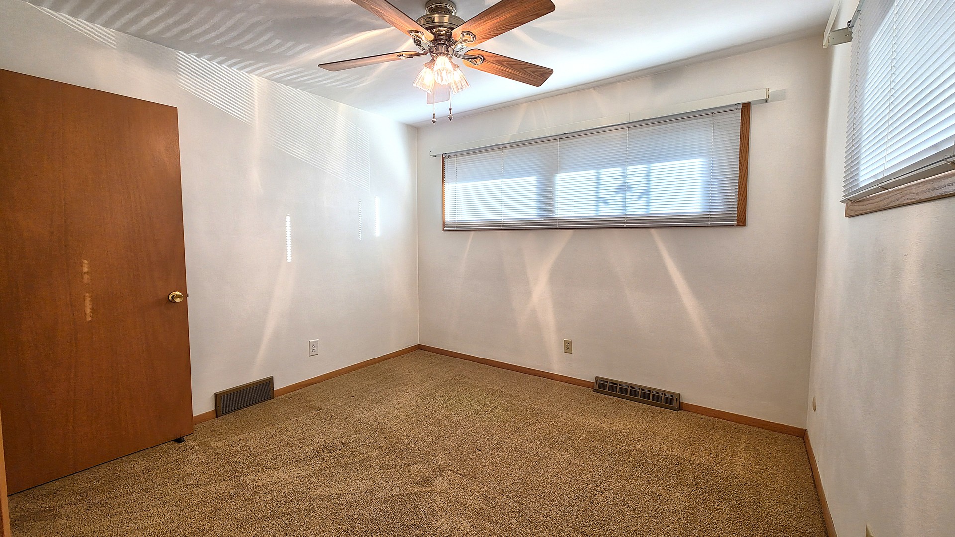 2214 W Hayes Street Property Photo 17
