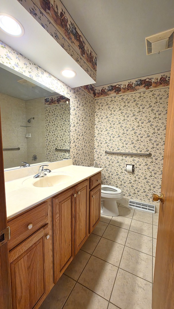 2214 W Hayes Street Property Photo 20