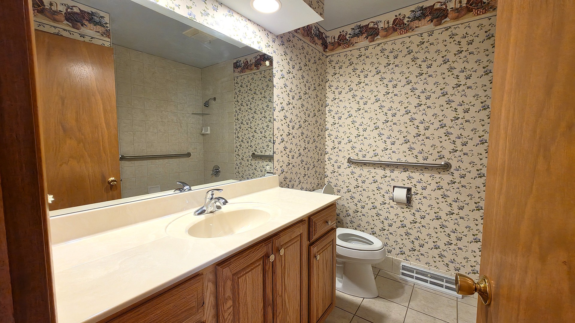 2214 W Hayes Street Property Photo 21