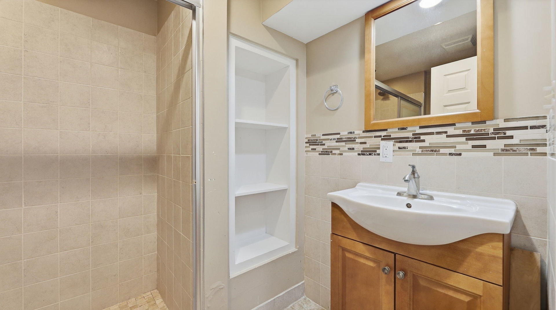 12775891 Property Photo 30