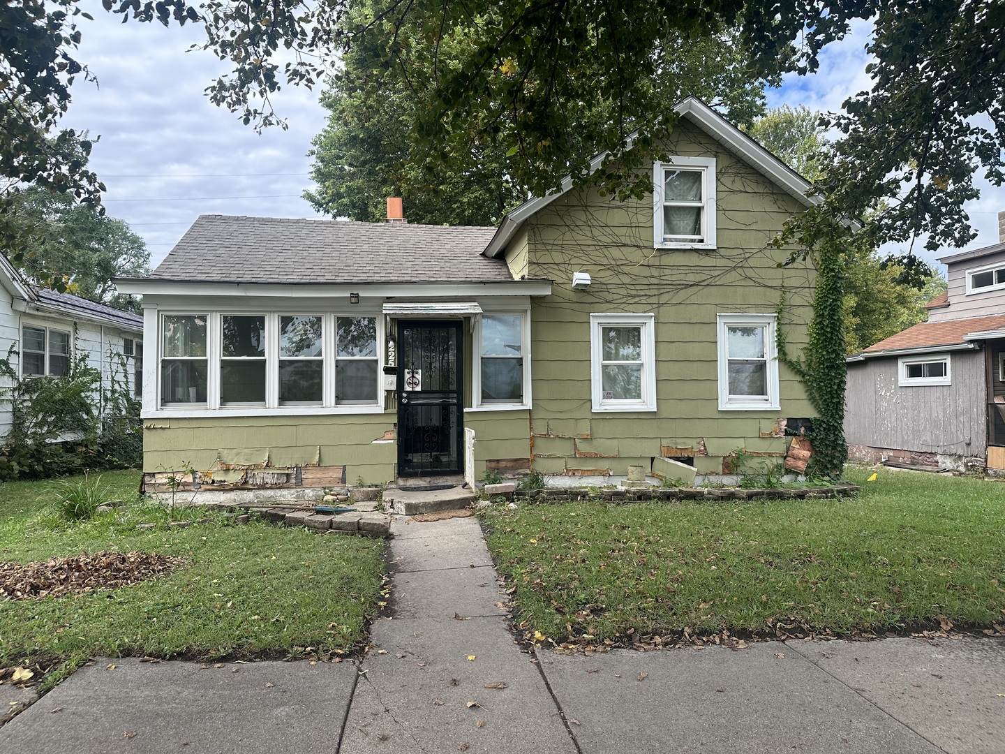 225 N West Avenue Property Photo 1