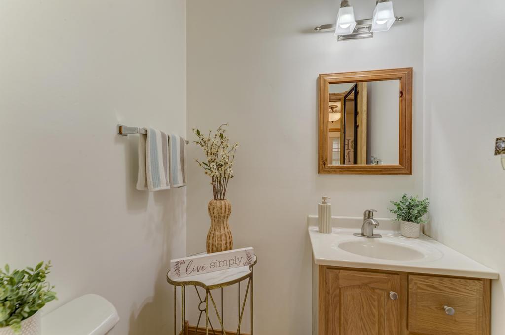 5522 Barclay Court Property Photo 4