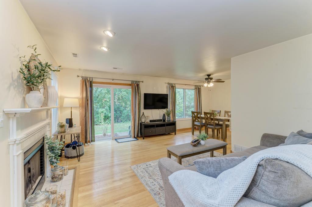 5522 Barclay Court Property Photo 5