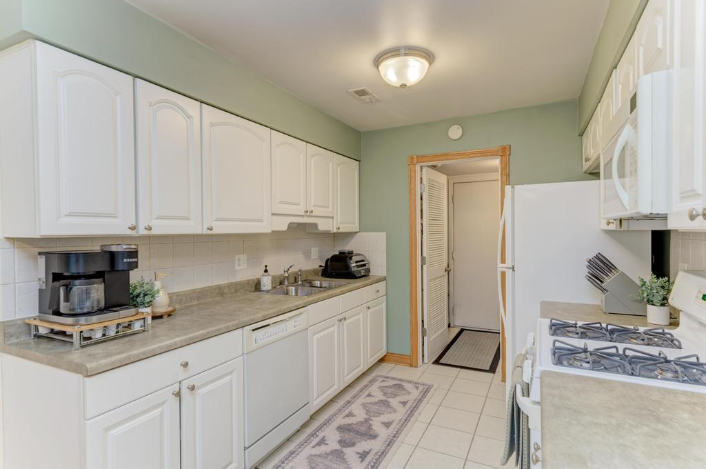 5522 Barclay Court Property Photo 13