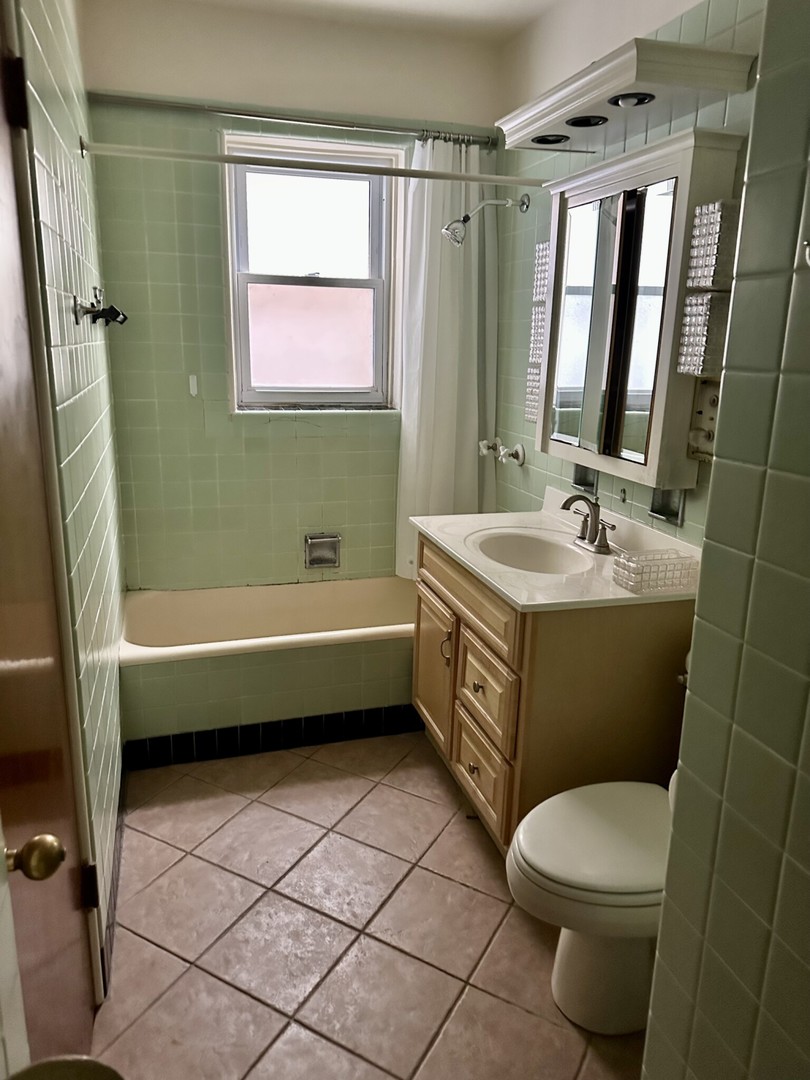 6631 N Glenwood Avenue 1n Property Photo 9