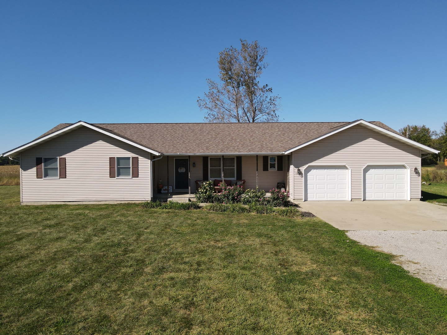 949 County Road 1200e Property Photo 1
