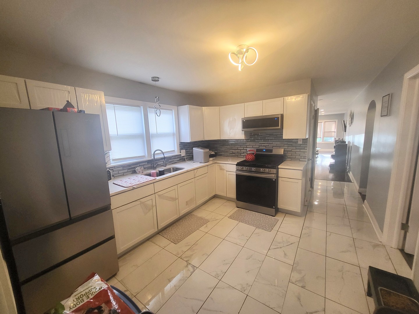 10145 S Perry Avenue Property Photo 5